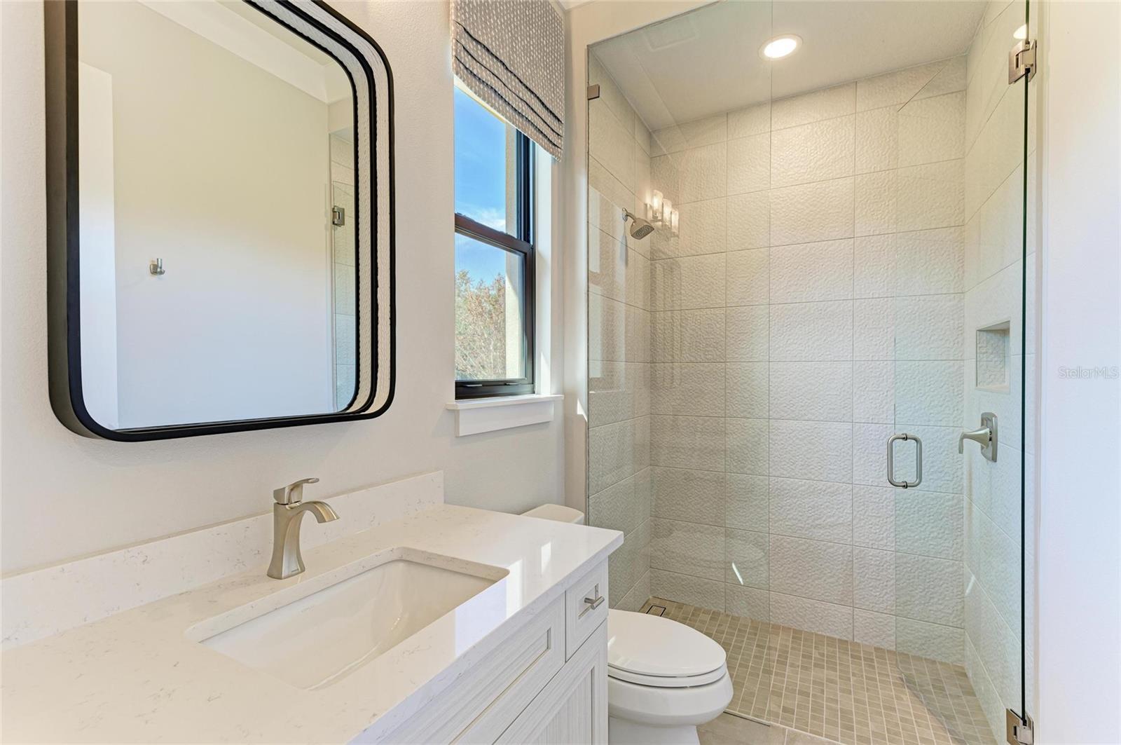 FOUNDERS CLUB - Residential