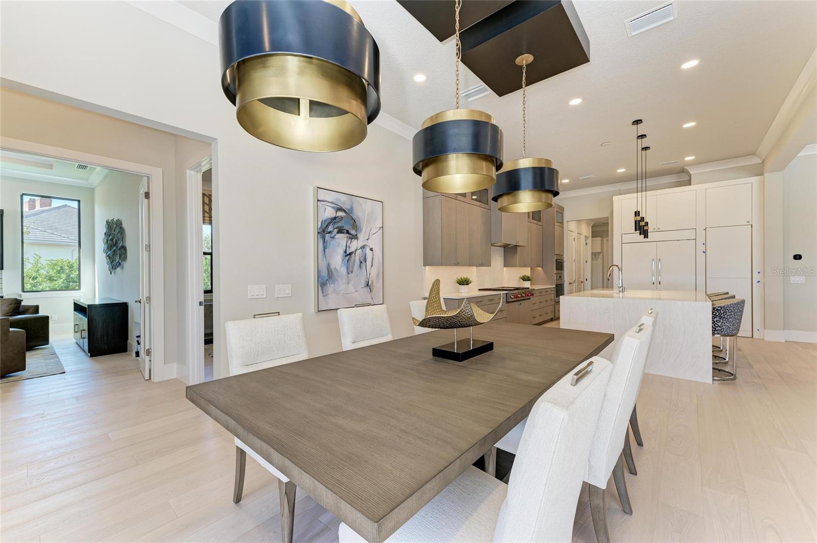 FOUNDERS CLUB - Residential