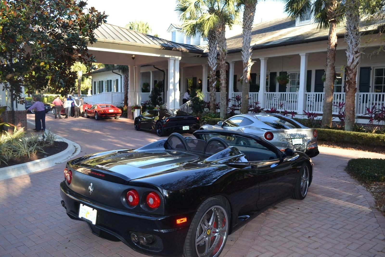 FOUNDERS CLUB - Residential