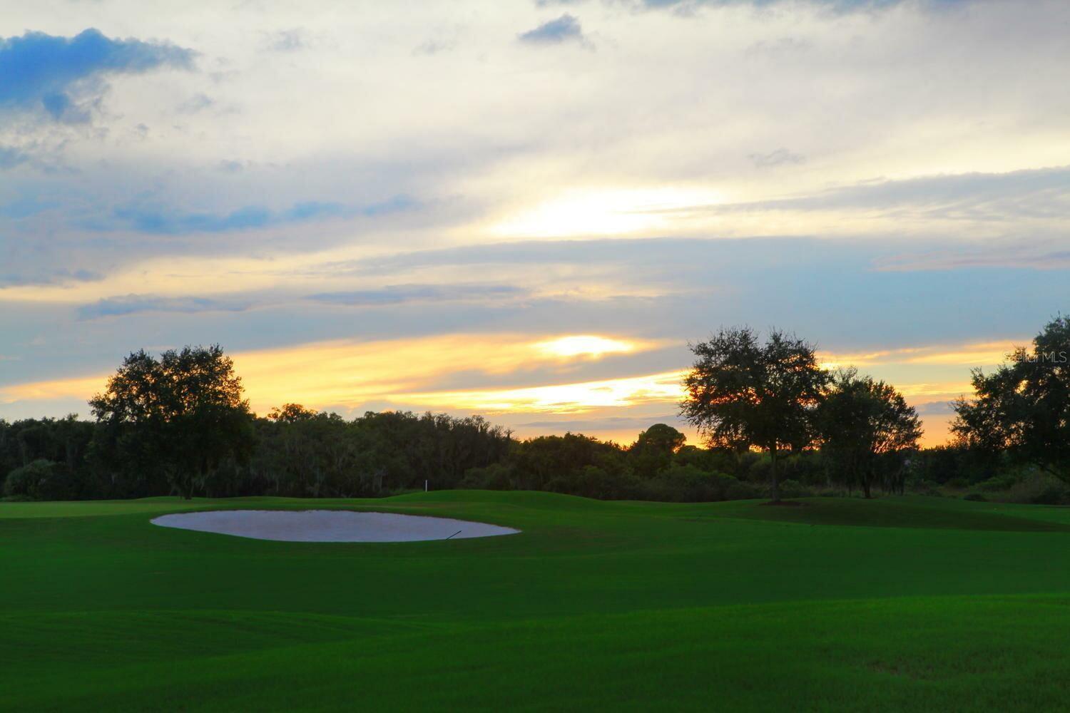 FOUNDERS CLUB - Residential