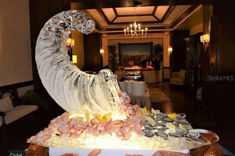 FOUNDERS CLUB - Residential