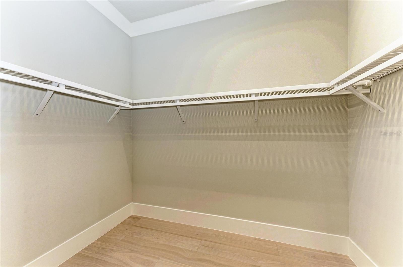 FOUNDERS CLUB - Residential