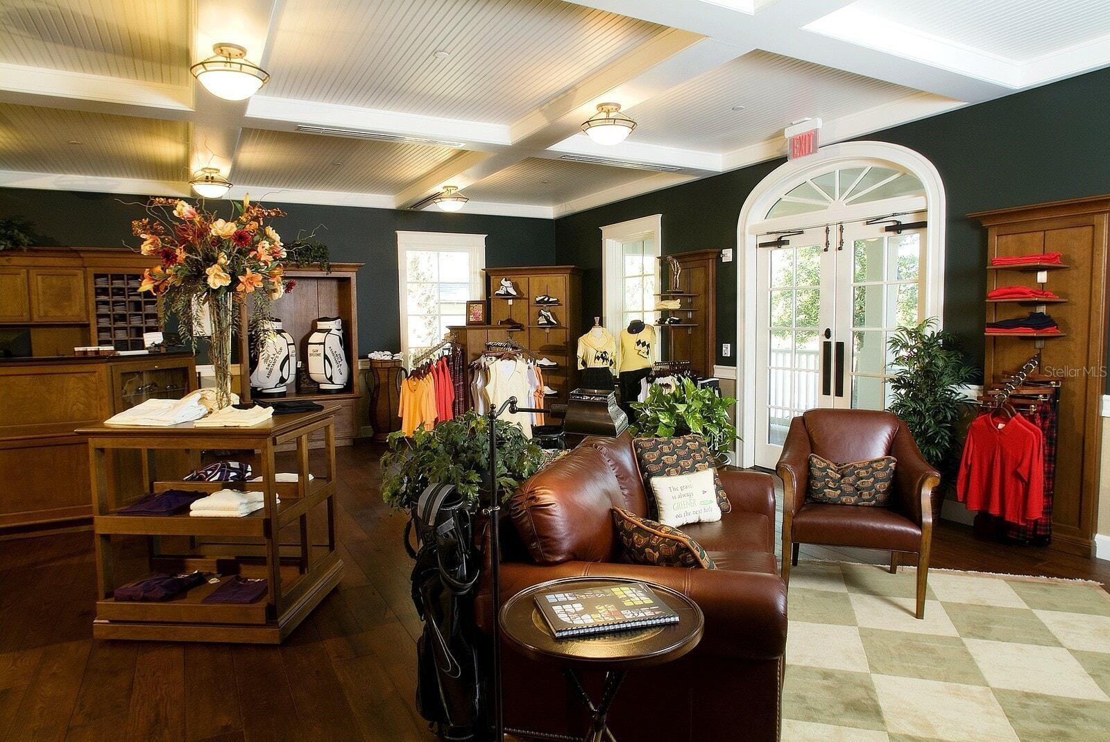 FOUNDERS CLUB - Residential