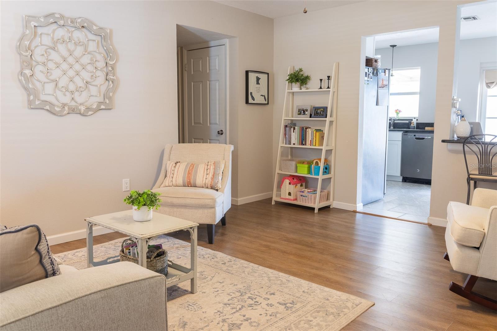 1059 VENETIAN PARKWAY