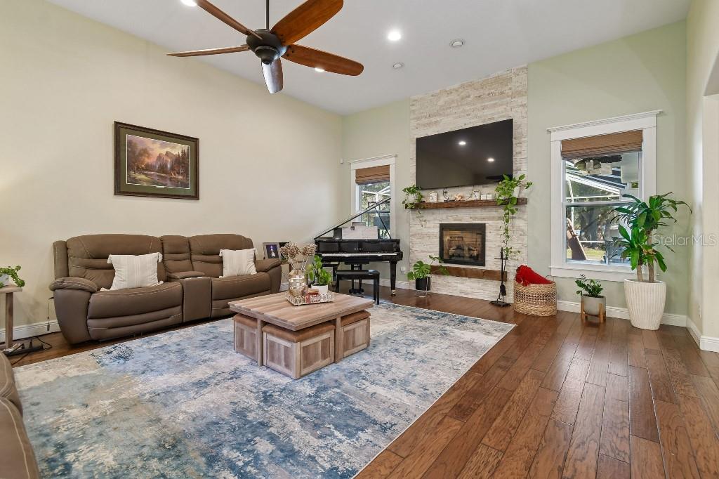 SOUTH PLANT CITY FARMS - Residential