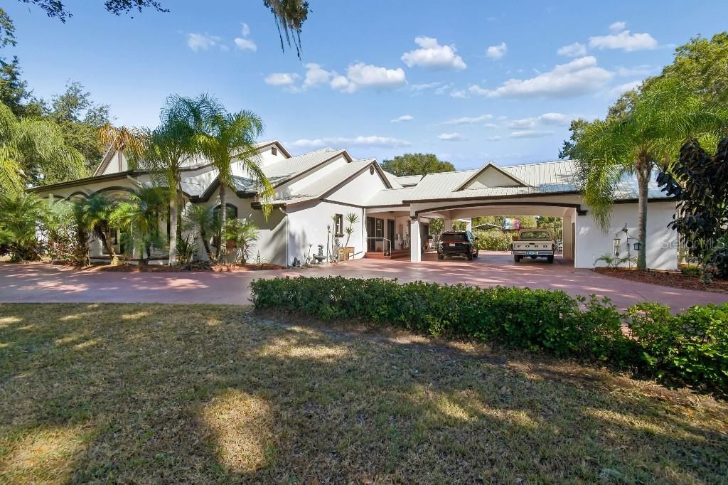 Photo of 3302 Jap Tucker Road, Plant City, FL 33566 (MLS # TB8472819)