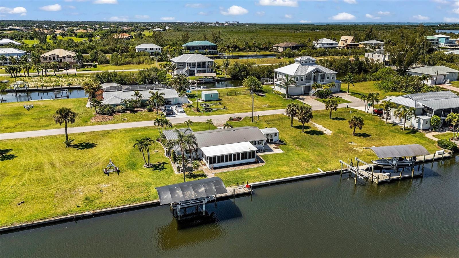 PIRATE HARBOR - Residential