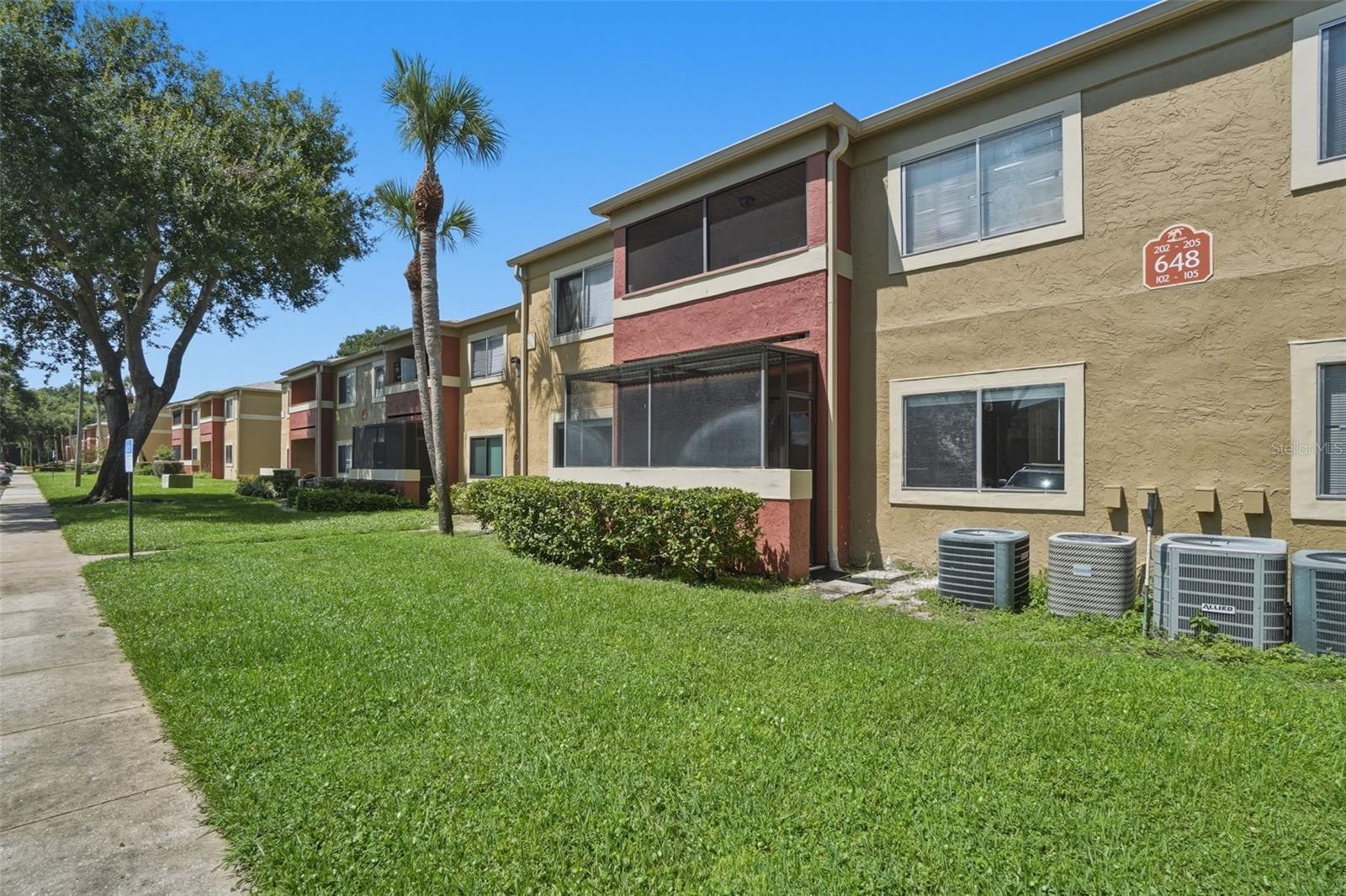 648 KENWICK CIRCLE 102