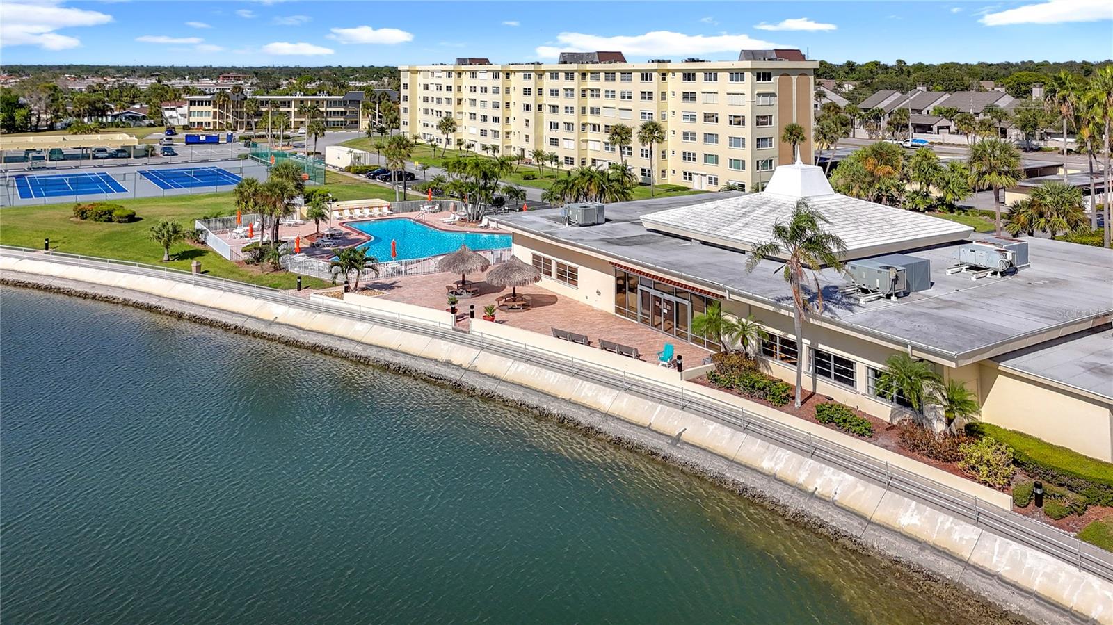 SEA TOWERS - Residential