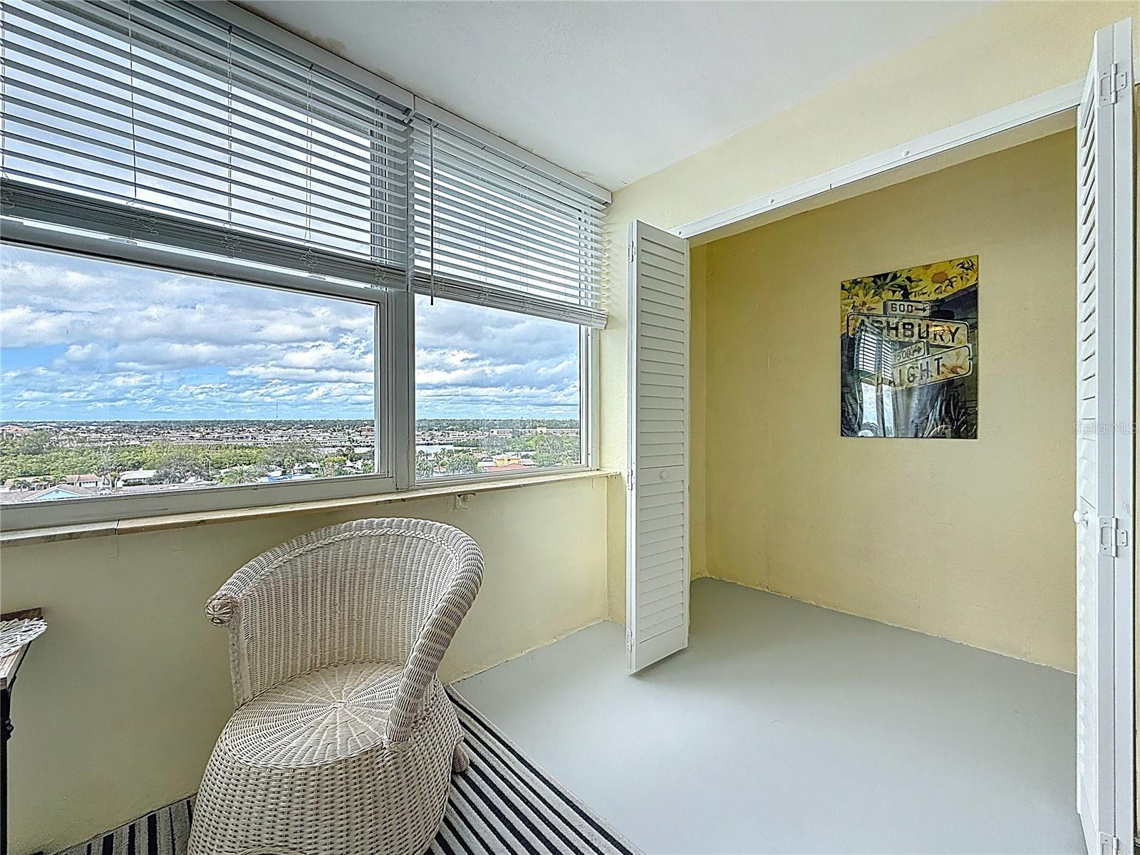 SEA TOWERS - Residential