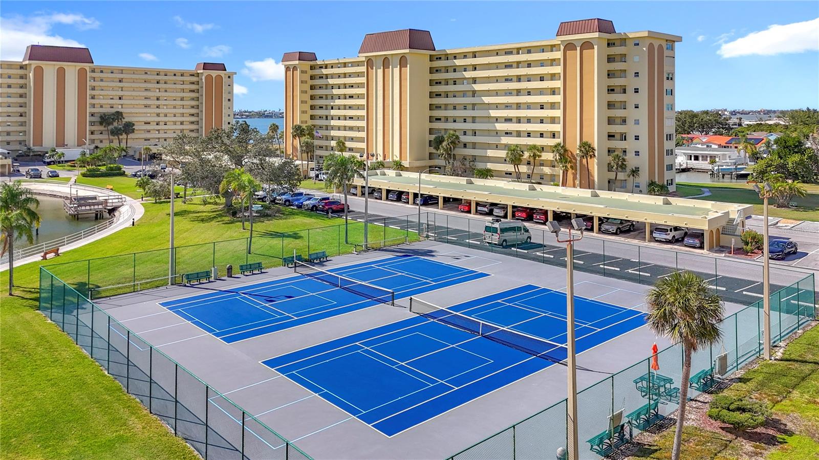 SEA TOWERS - Residential