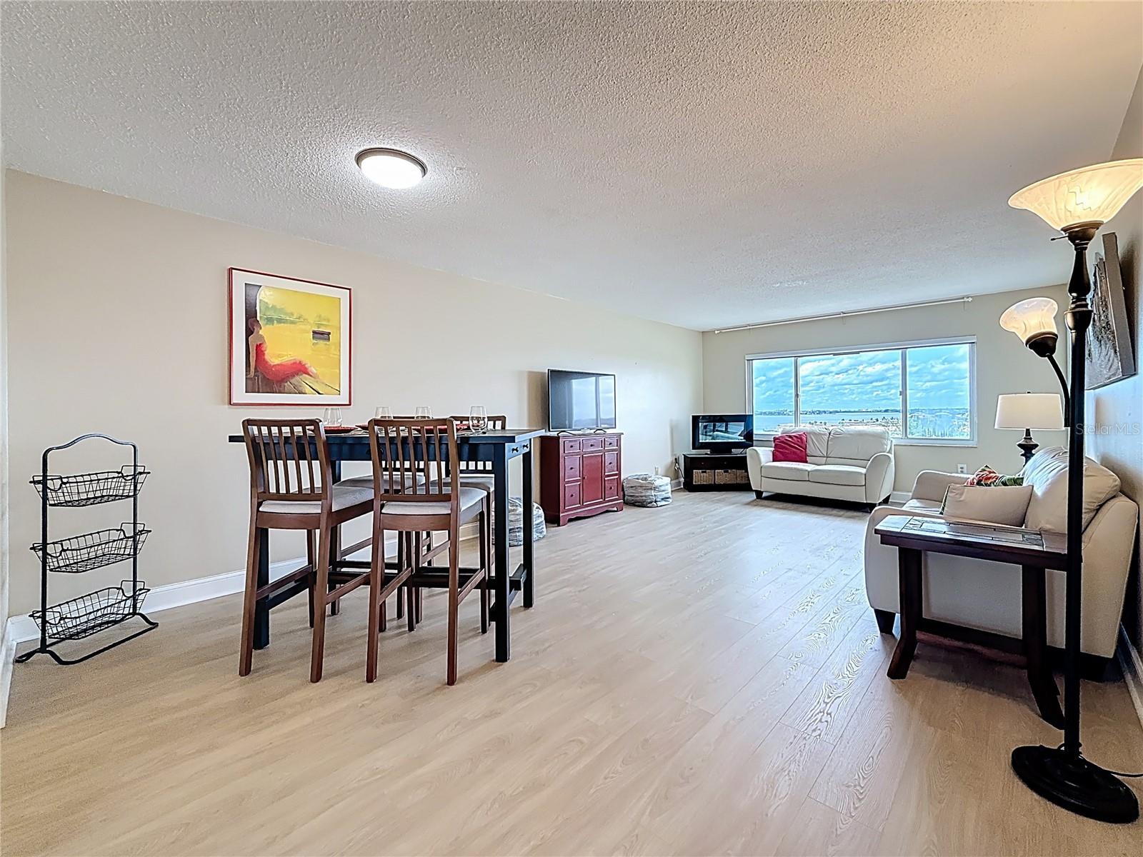 SEA TOWERS - Residential