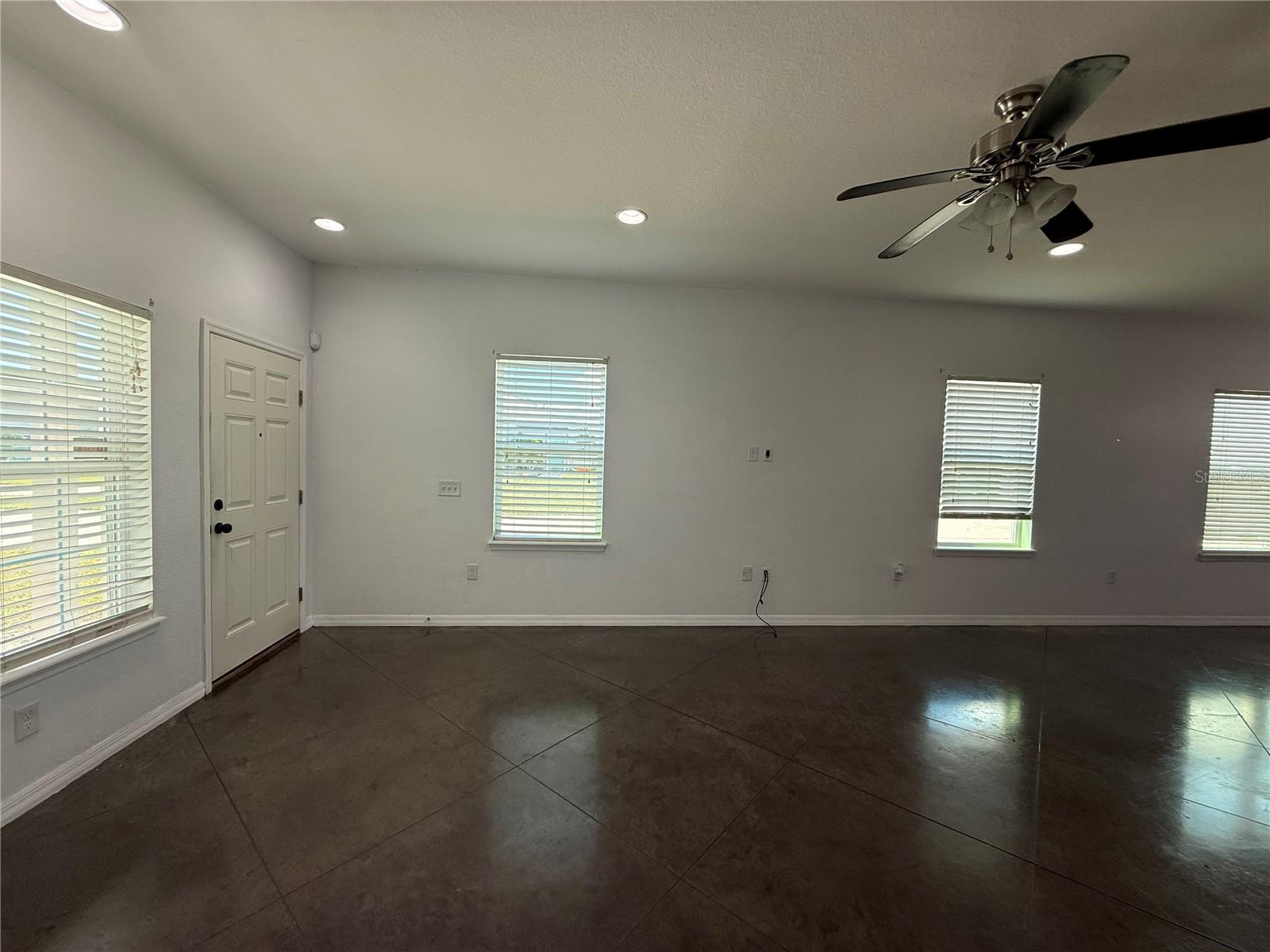 WHISPERING TRAILS PH 02 - Residential Lease