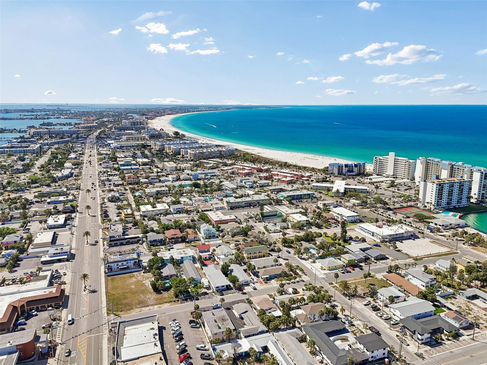 TROPICAL BREEZE CONDO - Residential