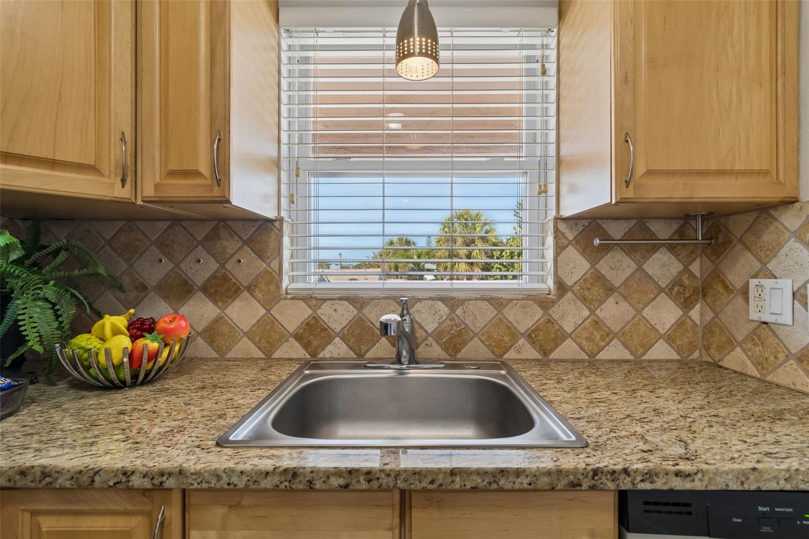 TROPICAL BREEZE CONDO - Residential