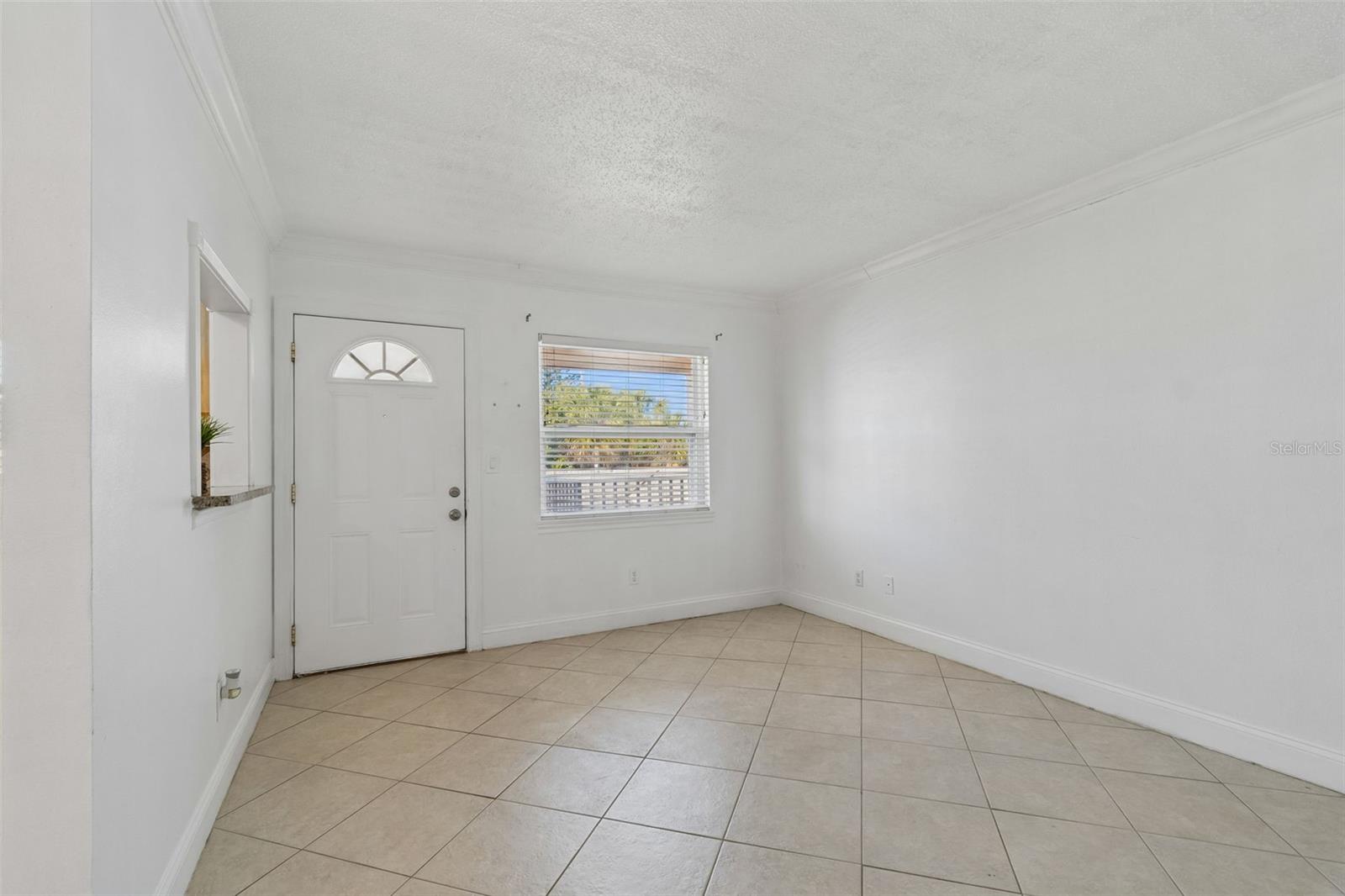 TROPICAL BREEZE CONDO - Residential