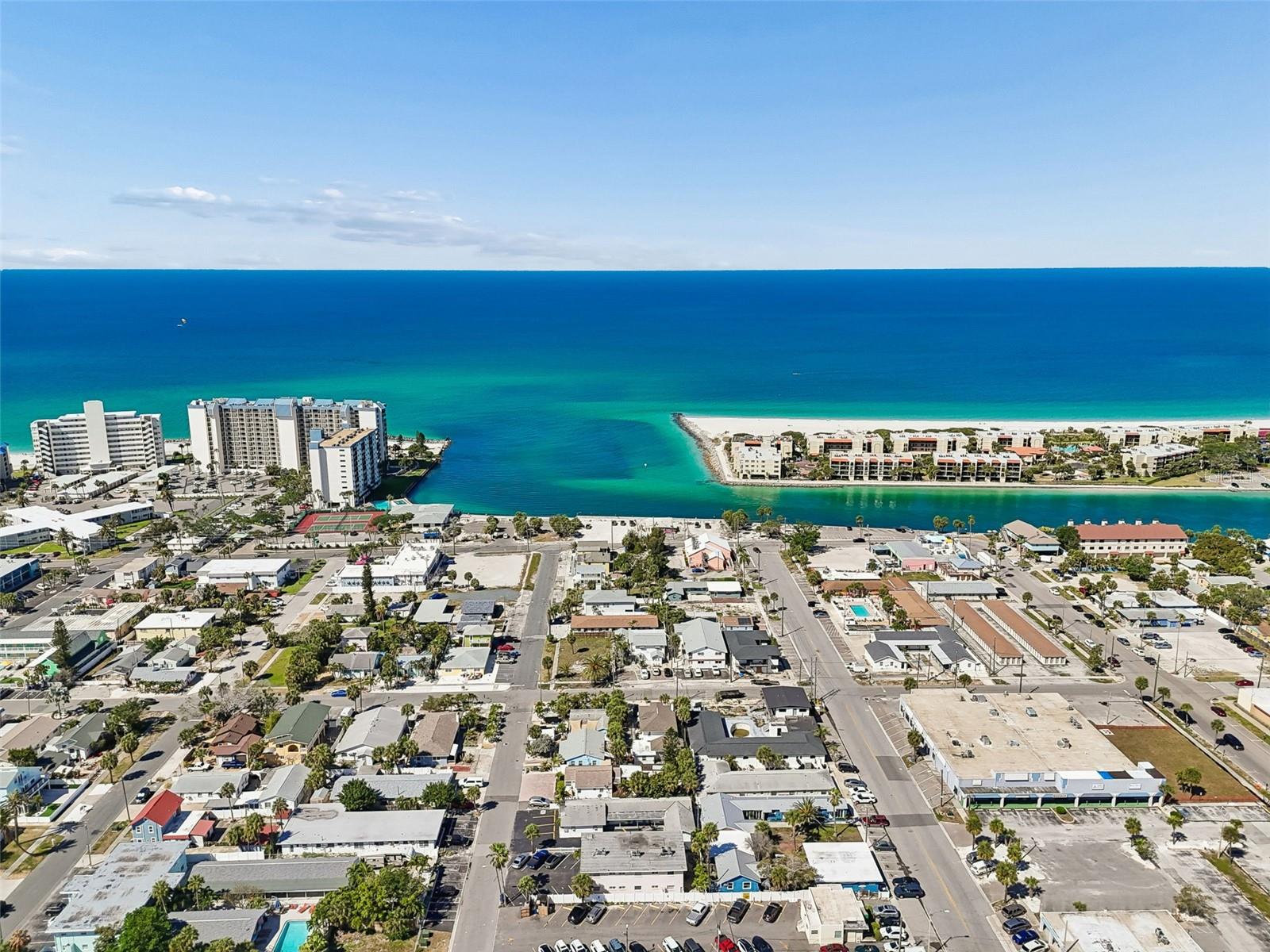 TROPICAL BREEZE CONDO - Residential