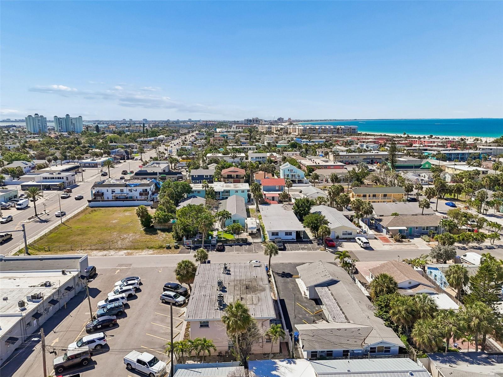 TROPICAL BREEZE CONDO - Residential