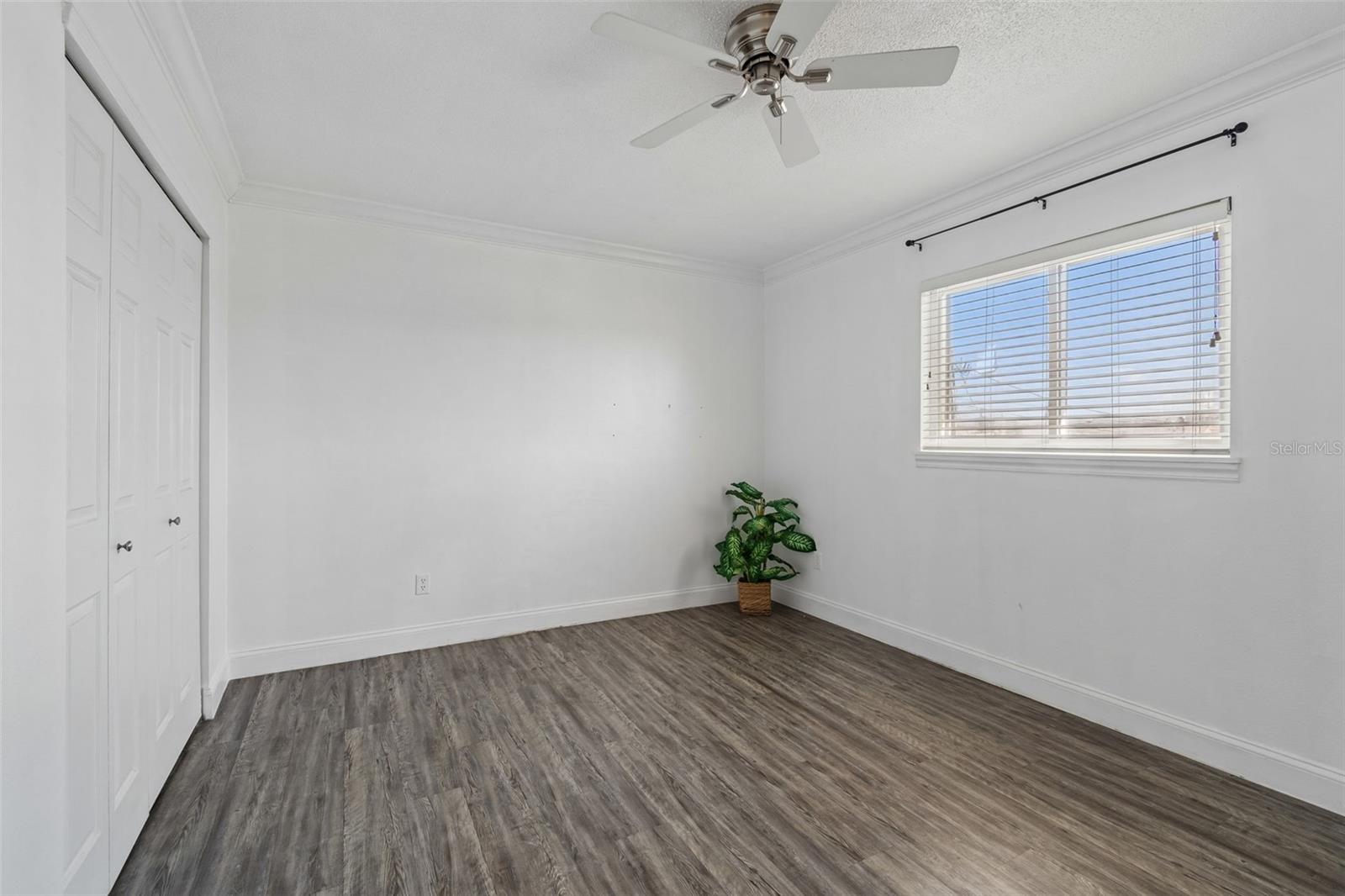 TROPICAL BREEZE CONDO - Residential