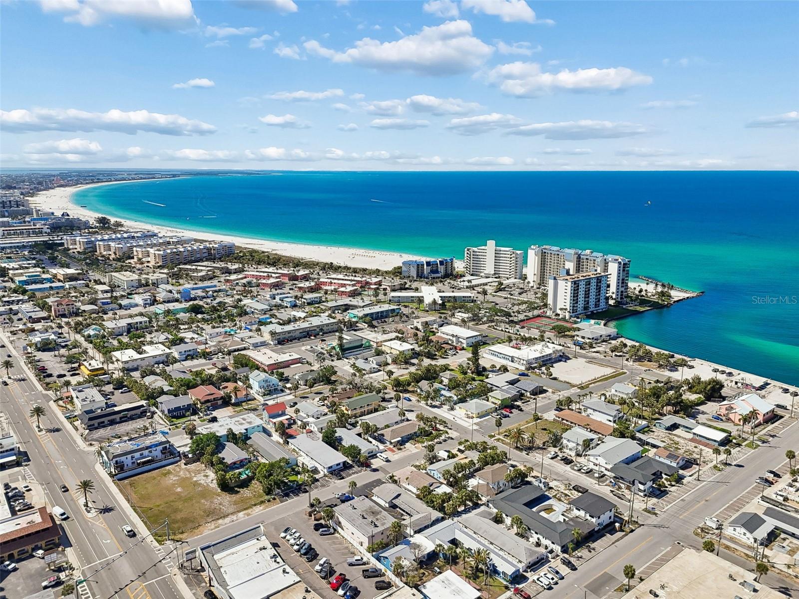 TROPICAL BREEZE CONDO - Residential