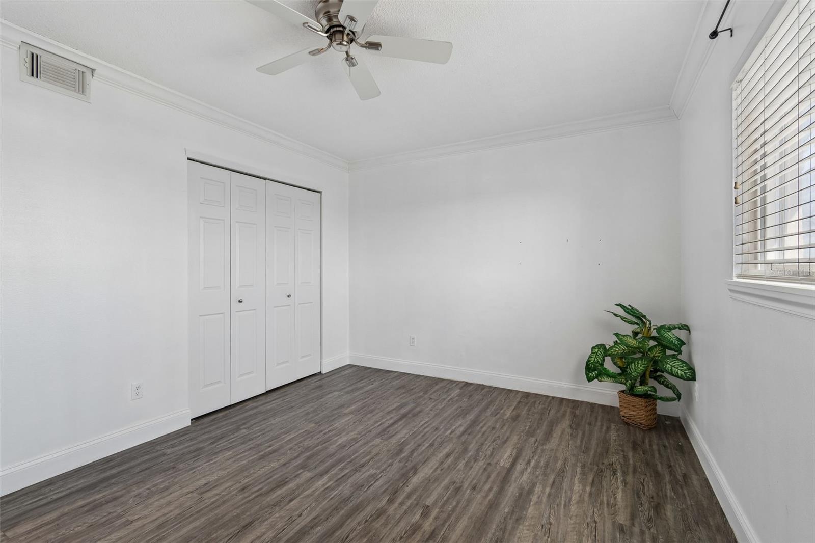 TROPICAL BREEZE CONDO - Residential