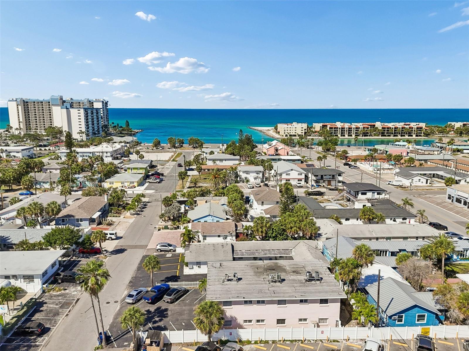 TROPICAL BREEZE CONDO - Residential