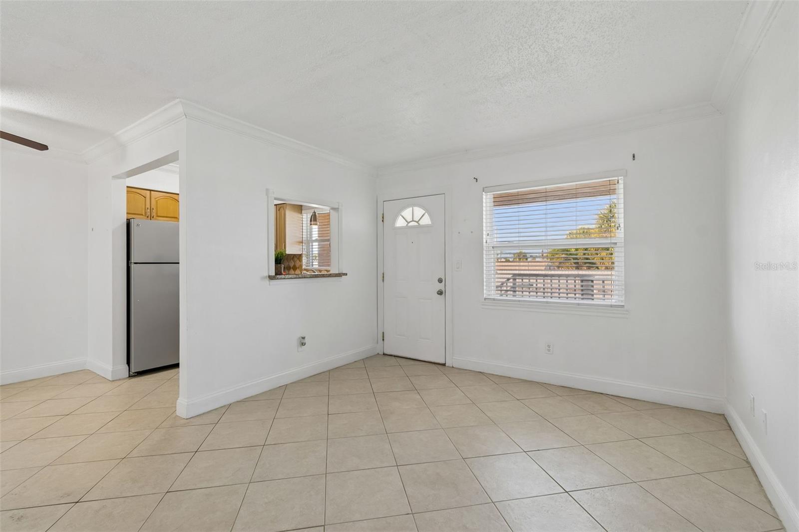TROPICAL BREEZE CONDO - Residential