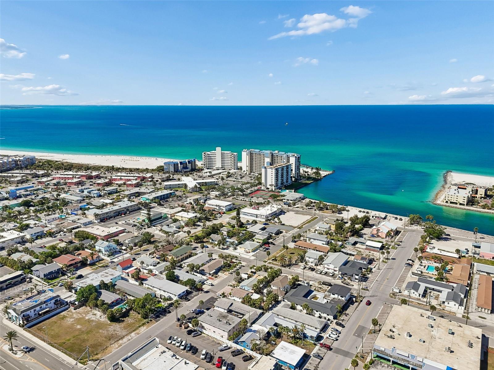 TROPICAL BREEZE CONDO - Residential