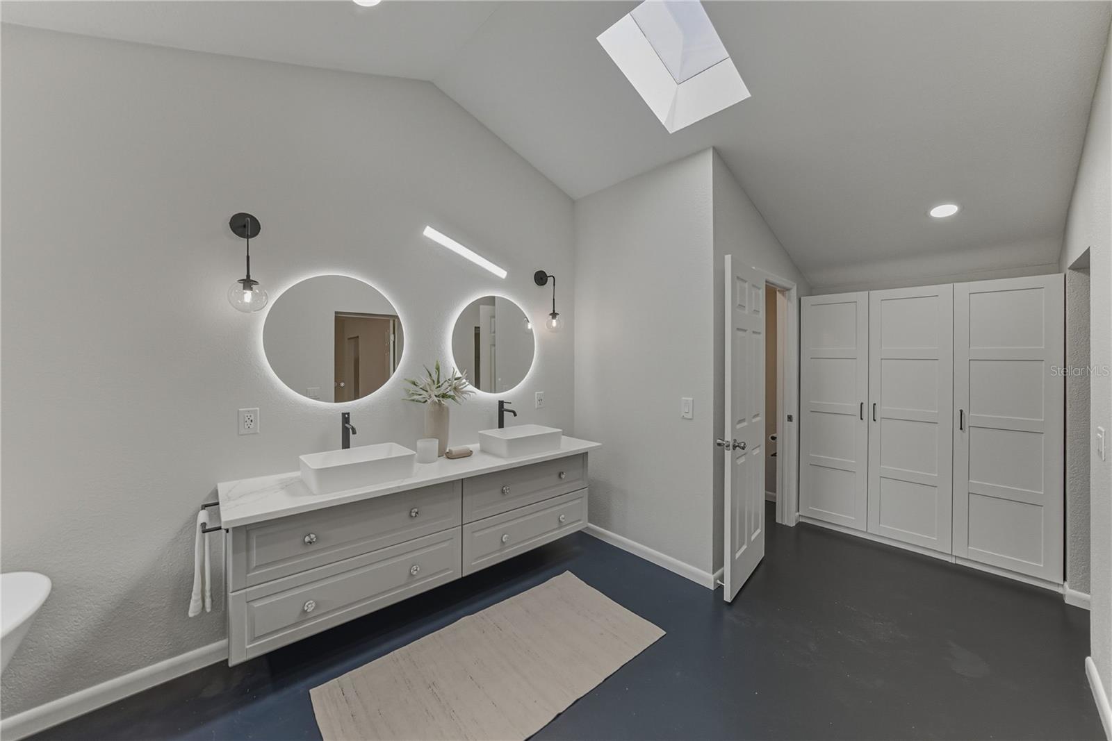 LONE PALM GOLF COURSE - Residential