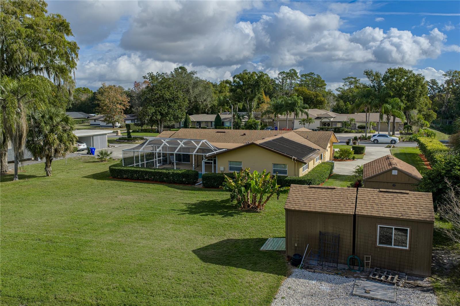 LONE PALM GOLF COURSE - Residential