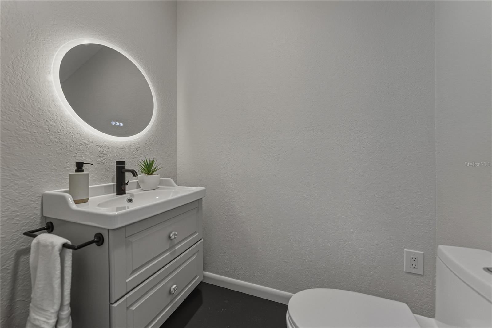 LONE PALM GOLF COURSE - Residential