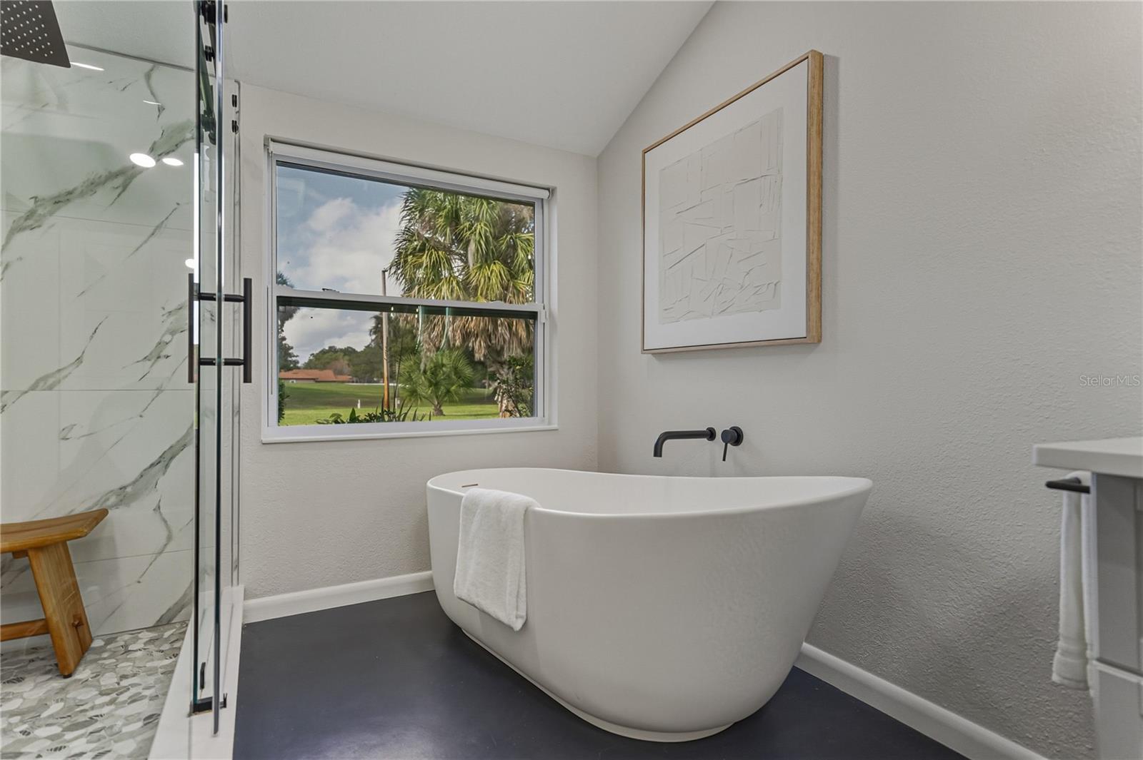 LONE PALM GOLF COURSE - Residential