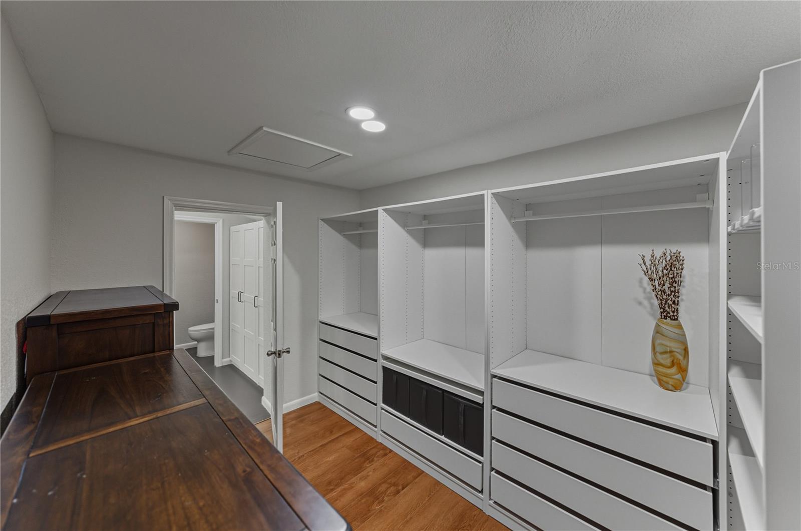 LONE PALM GOLF COURSE - Residential