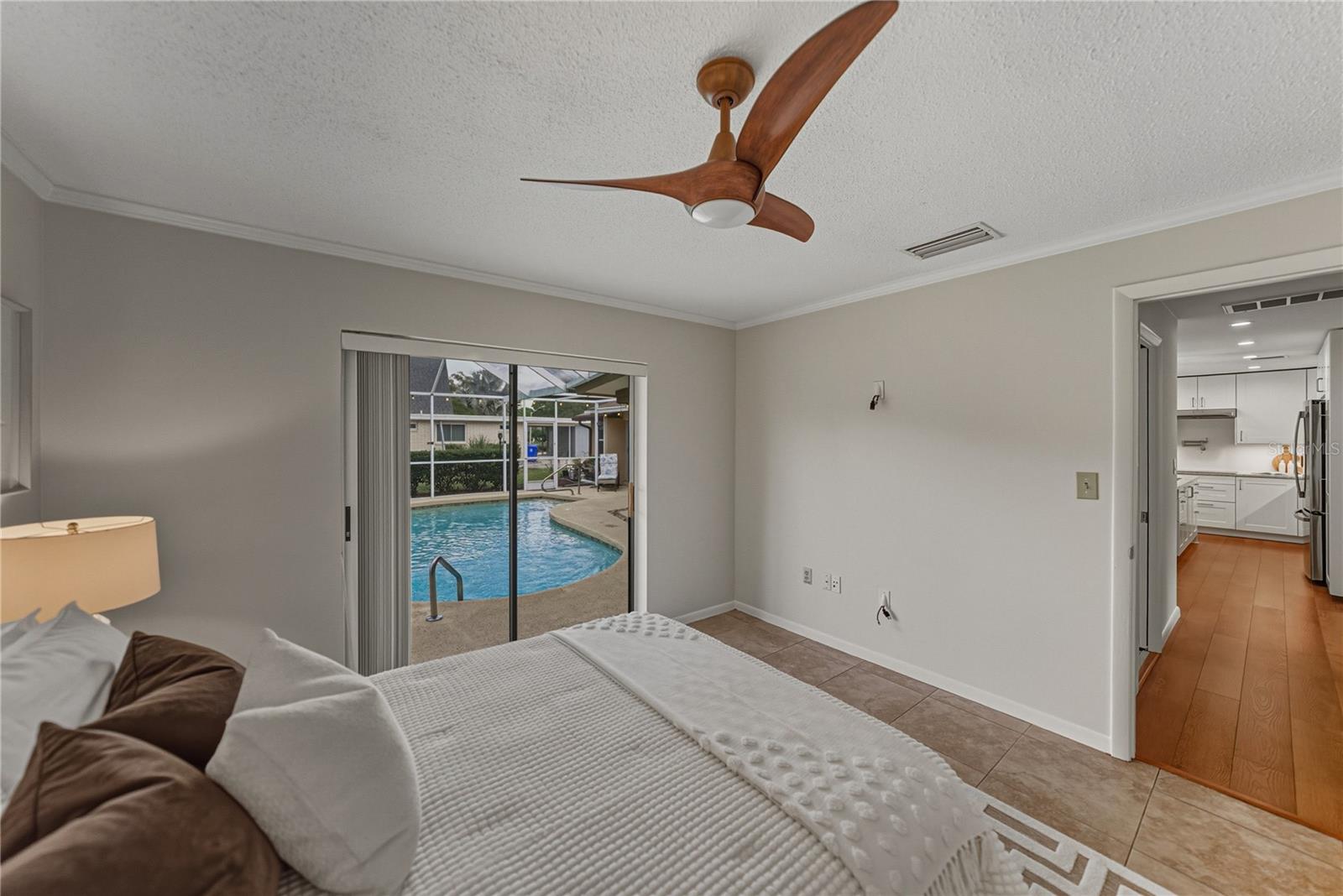 LONE PALM GOLF COURSE - Residential