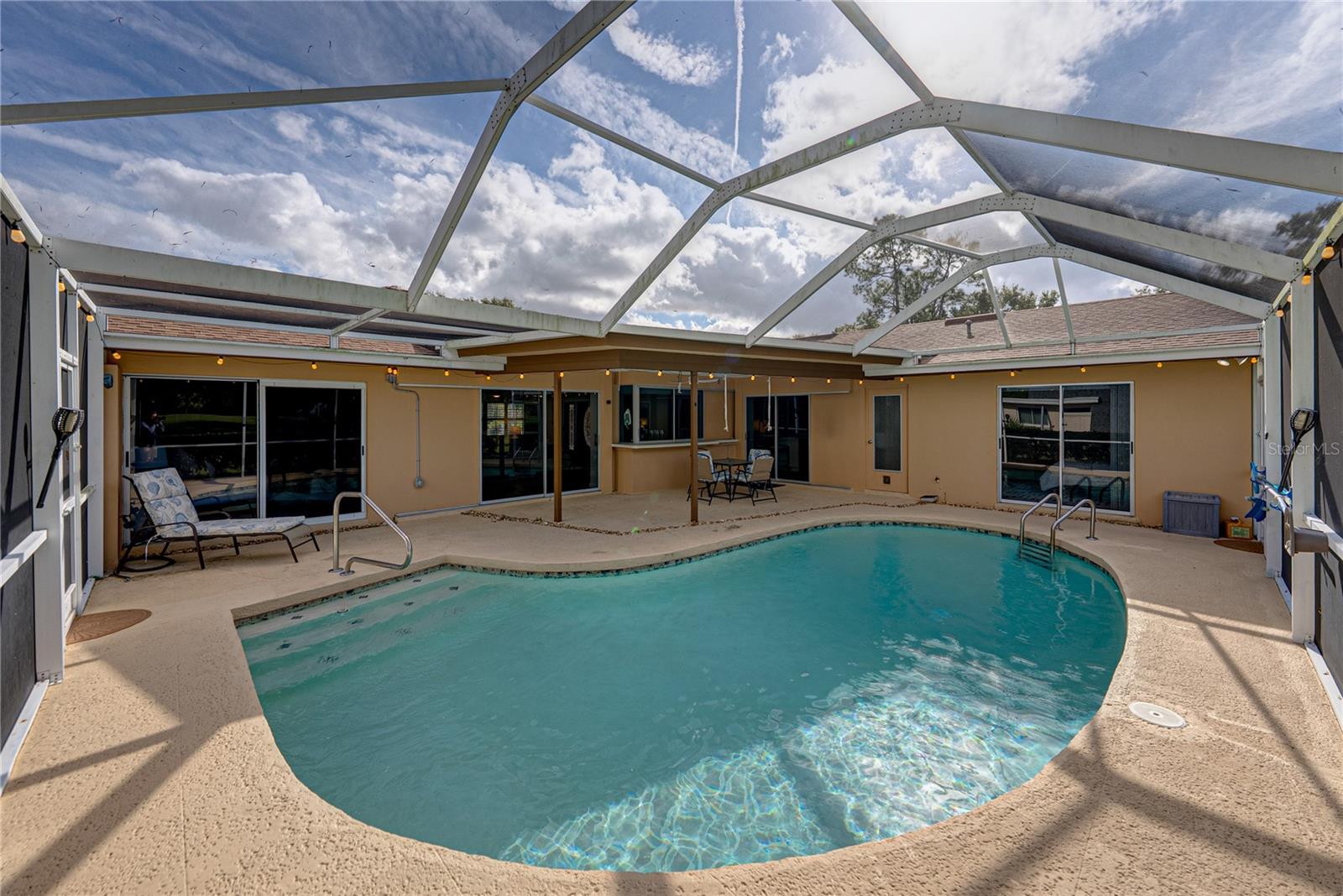 LONE PALM GOLF COURSE - Residential