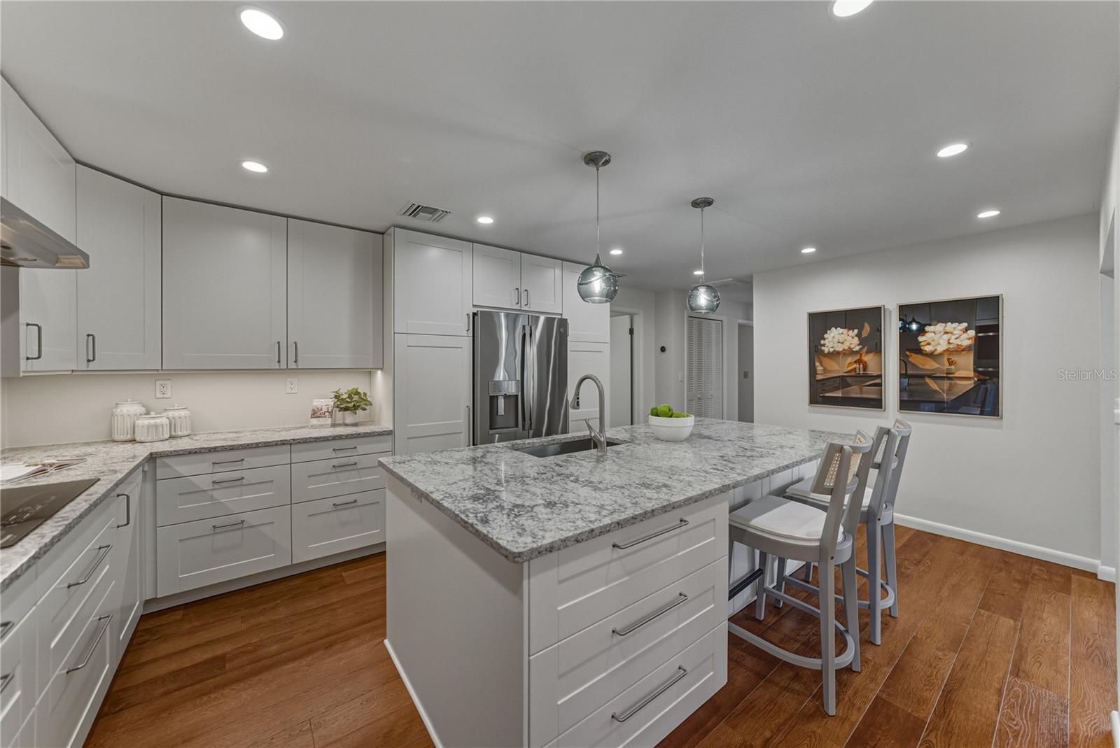 LONE PALM GOLF COURSE - Residential