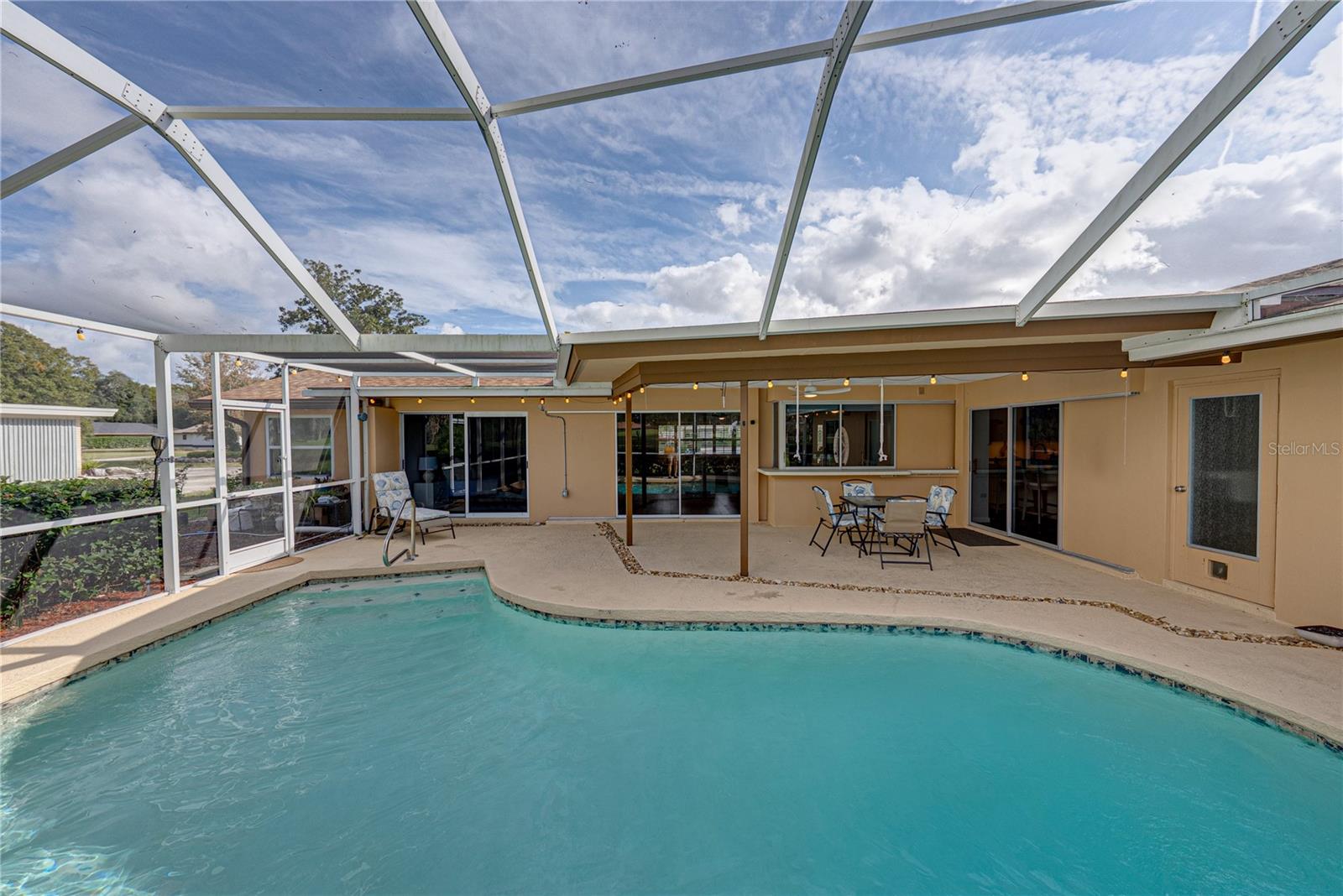 LONE PALM GOLF COURSE - Residential