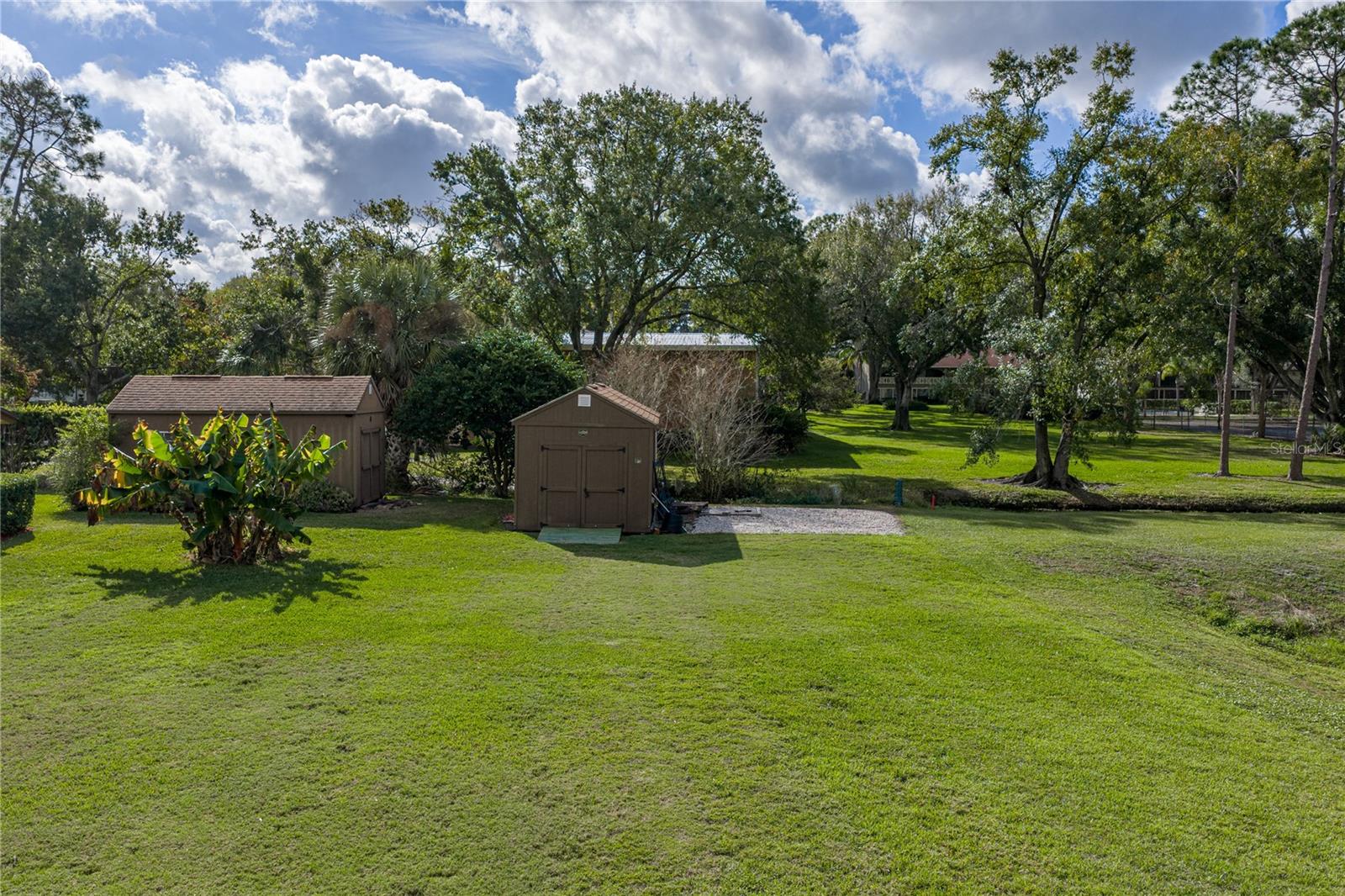 LONE PALM GOLF COURSE - Residential