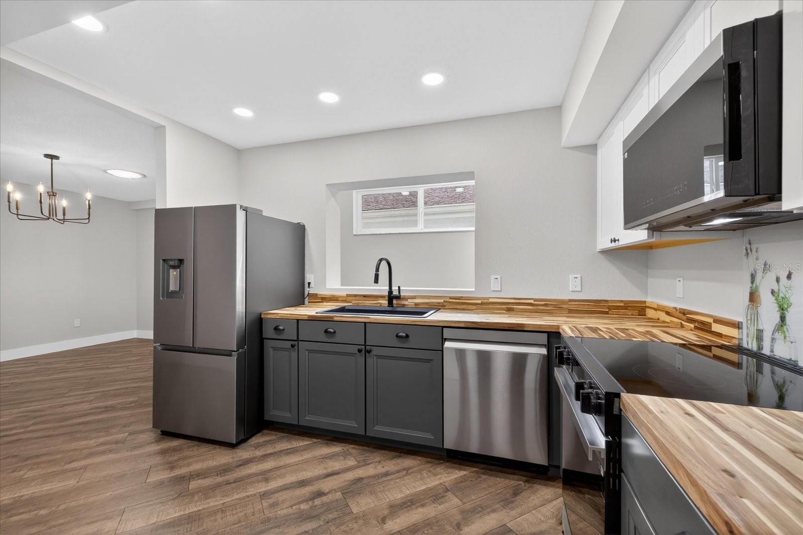 RIVERHAVEN VILAGE - Residential