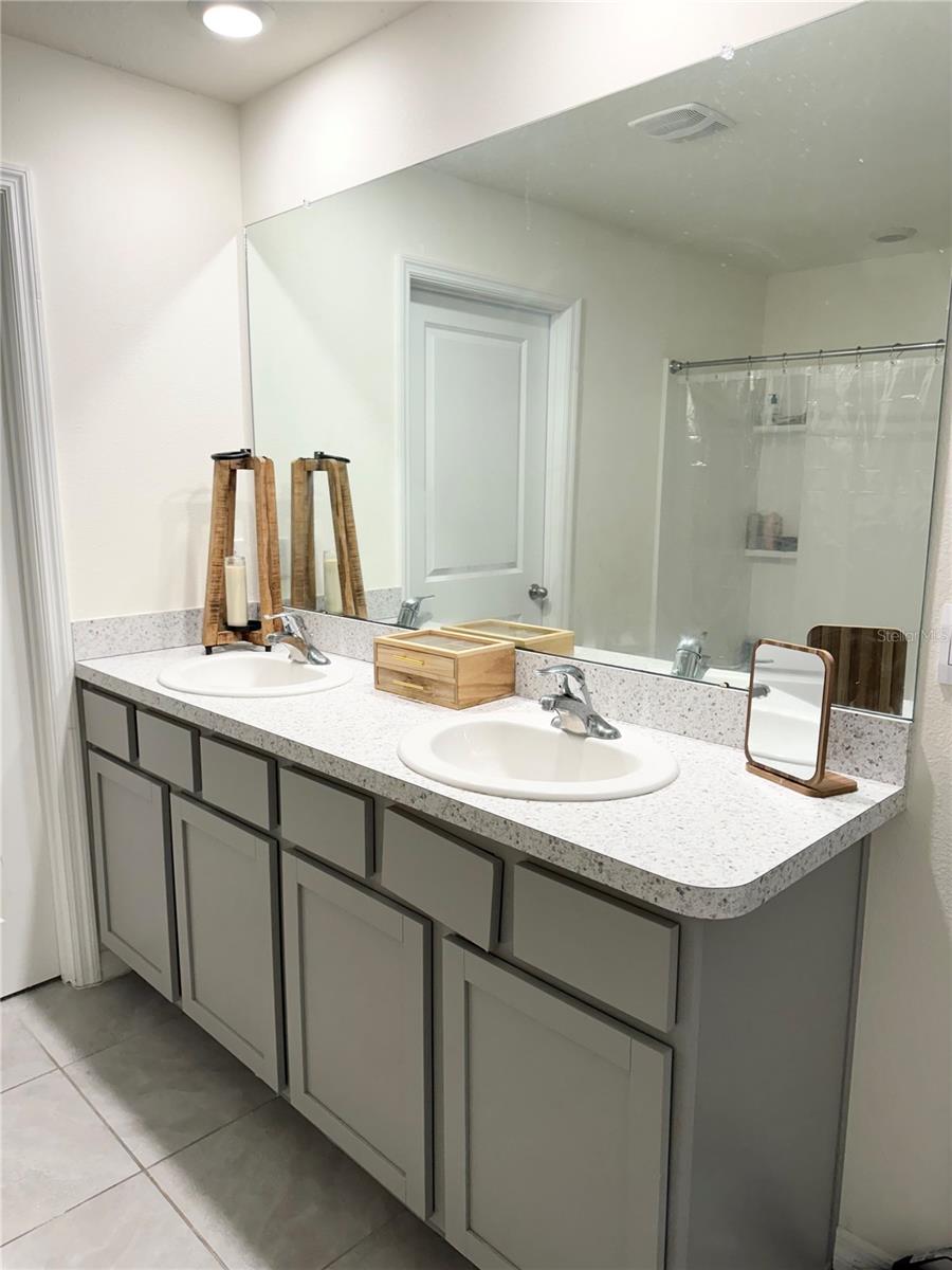 TRIUMPH SOUTH PH 1 - Residential