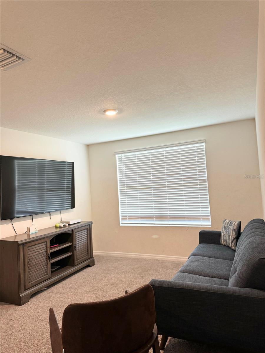 TRIUMPH SOUTH PH 1 - Residential