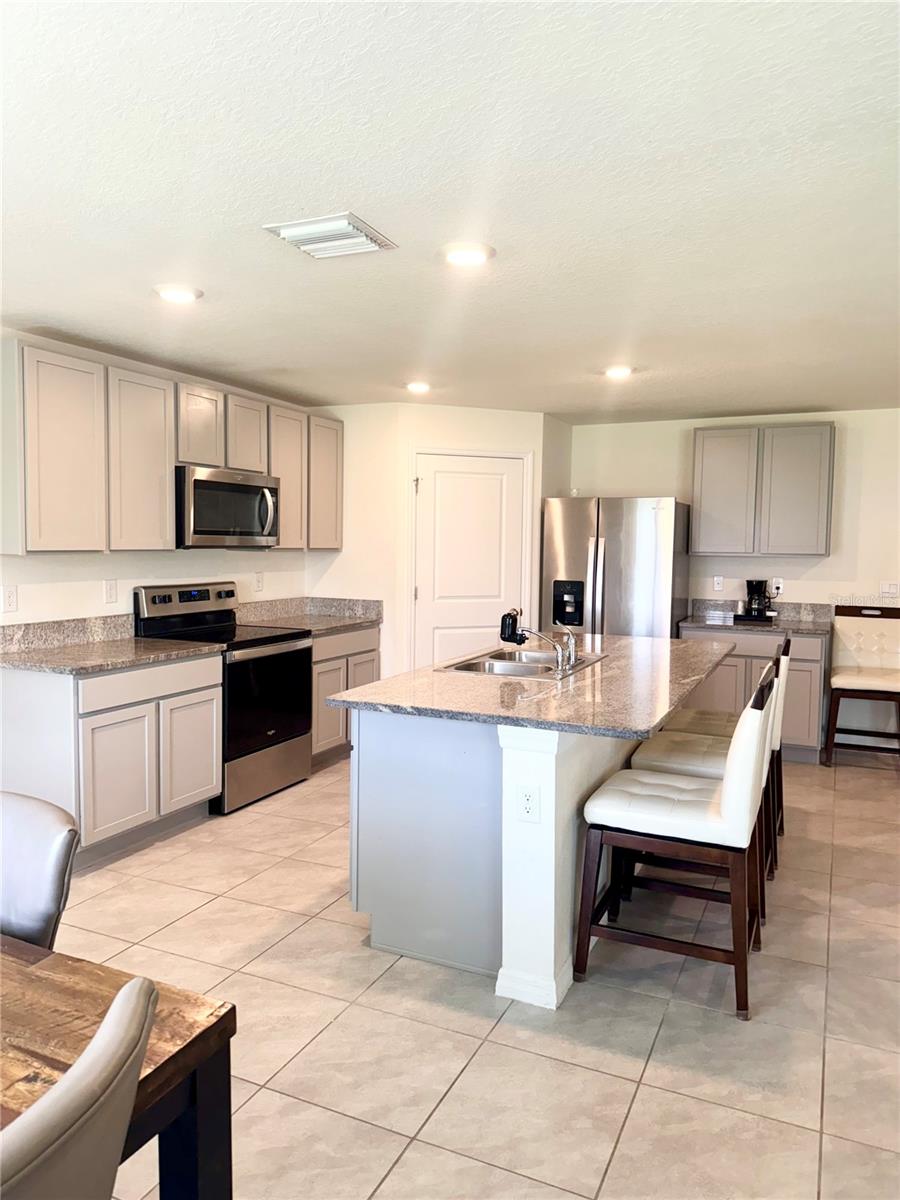 TRIUMPH SOUTH PH 1 - Residential