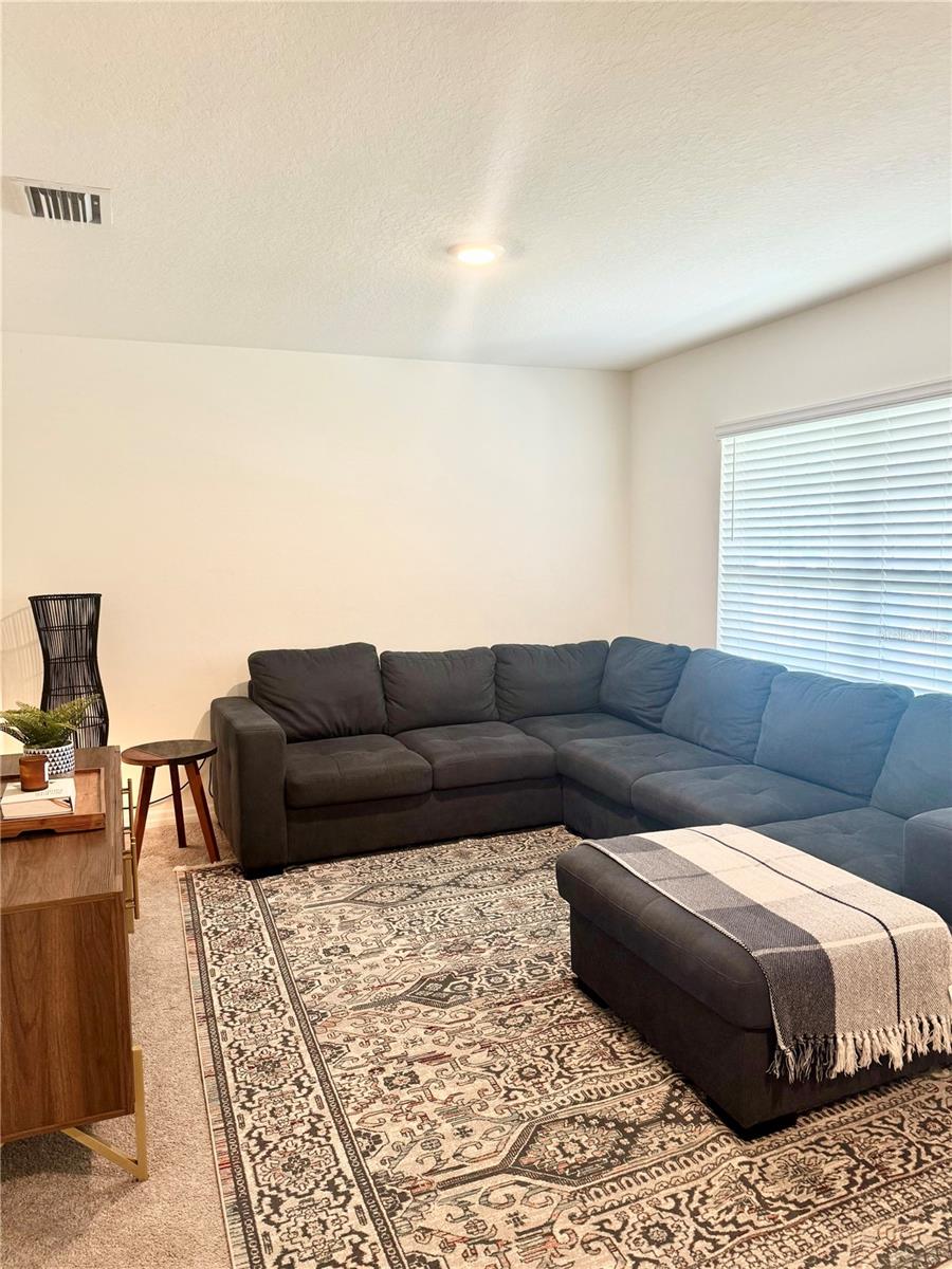 TRIUMPH SOUTH PH 1 - Residential