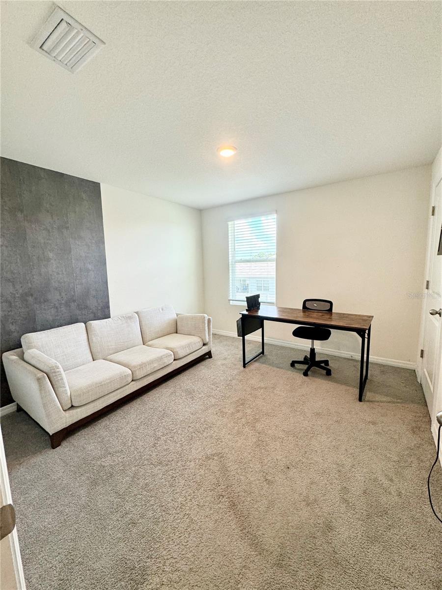 TRIUMPH SOUTH PH 1 - Residential