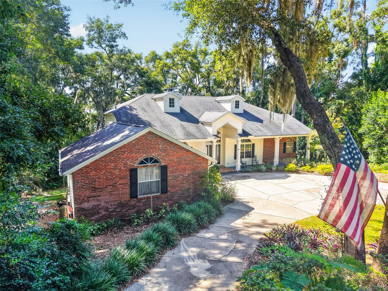 2103 E CROOKED LAKE DRIVE