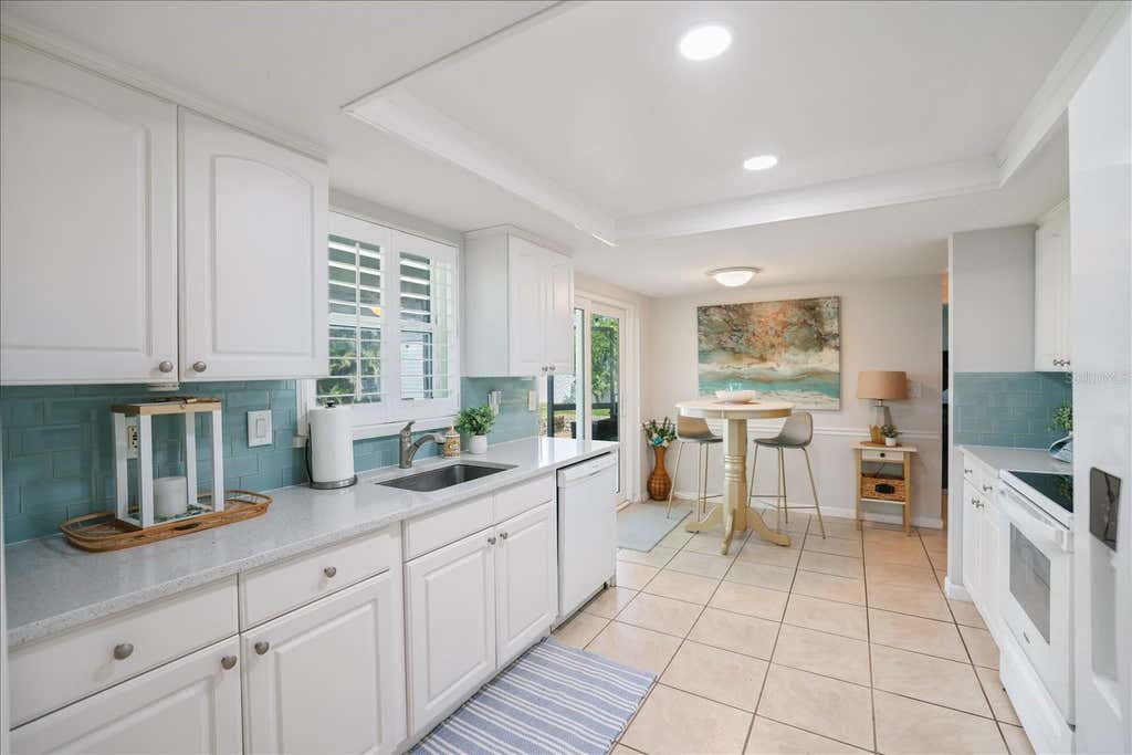 Photo of 1330 Cambridge Drive, Venice, FL 34293 (MLS # N6145173)