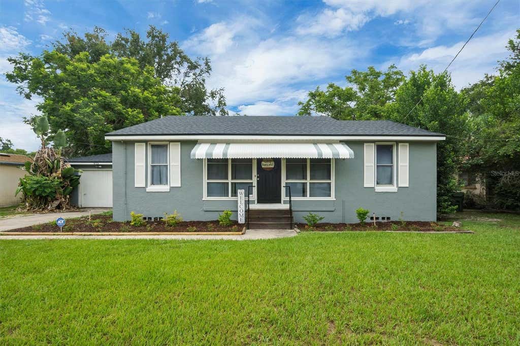 Photo of 615 Avenue A NE, Winter Haven, FL 33881 (MLS # L4963989)