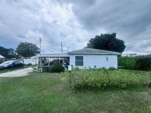 Photo of 190 E Collins Street, Umatilla, FL 32784 (MLS # G5101551)