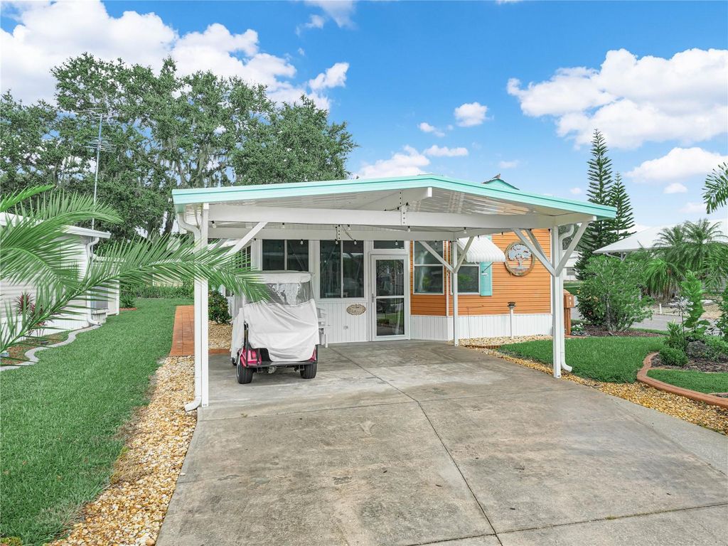 Photo of 66 Saddlebag Trail, Lake Wales, FL 33898 (MLS # K4903097)