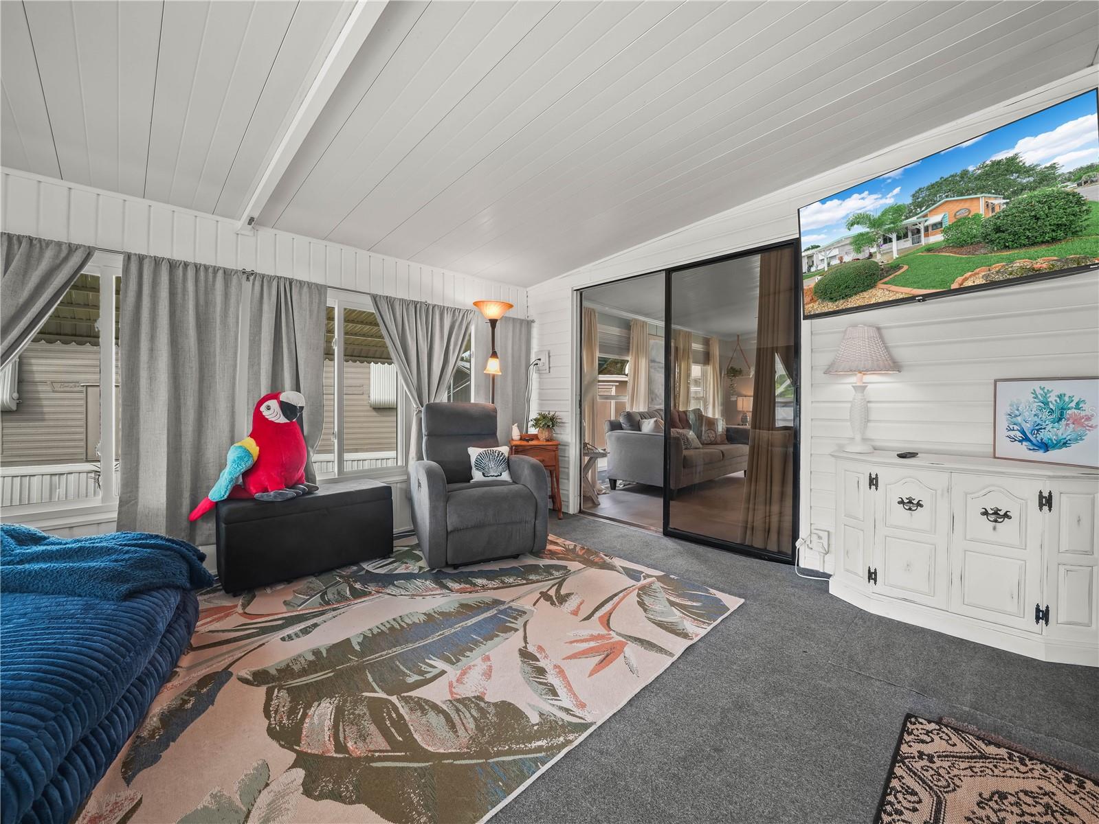SADDLEBAG LAKE - Residential
